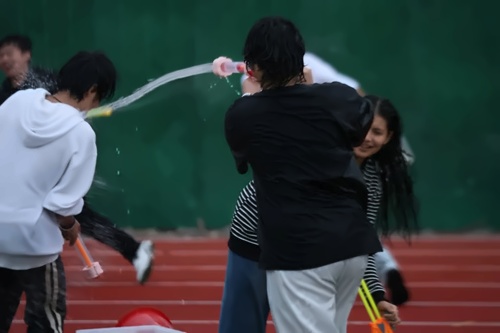 中加楓華國際學校水槍活動