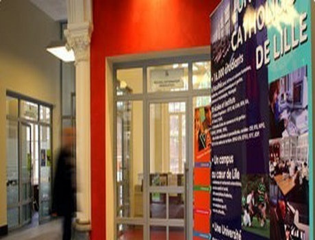 里尔天主教大学