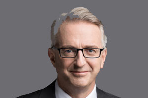 Dr. Robert Holroyd义格