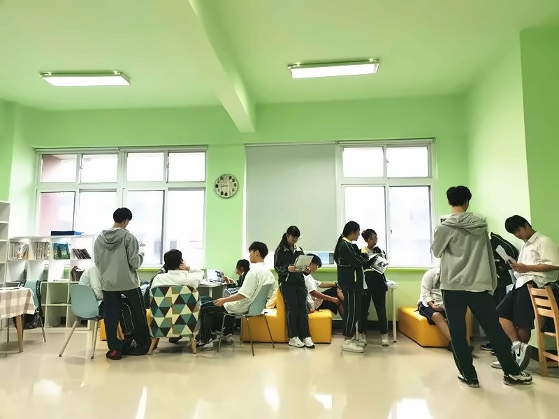 上海枫叶国际学校原版阅读活动.jpg