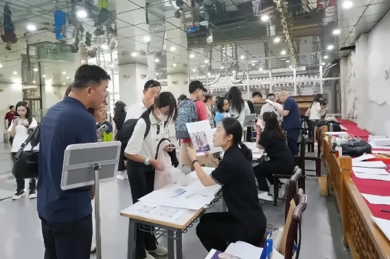 北外同文外国语学校开学