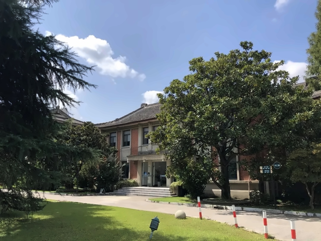 上海应用技术大学国际教育中心学士桥(亚洲).jpg