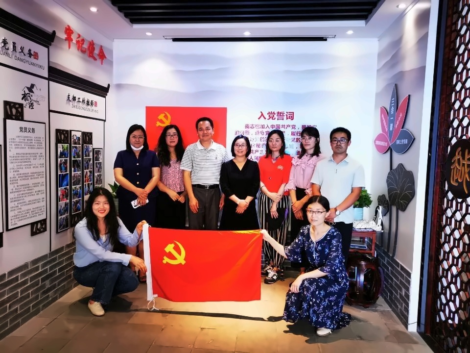 上海枫叶国际学校党支部枫泾镇红色之旅.jpg