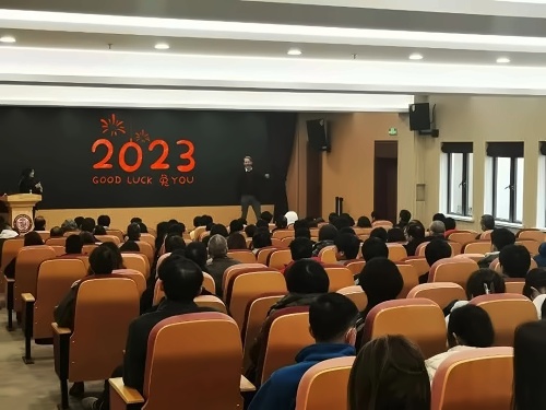 励滕伯克曼新学期开学校长致辞.jpg