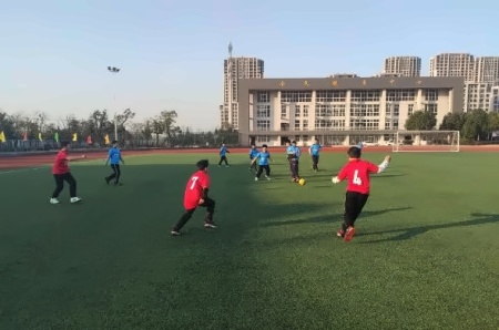 滁州海亮学校融合部世界足球日活动2.jpg