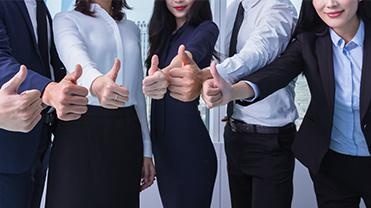 “用爱心做教育”