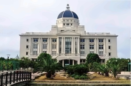 上外立泰剑桥.jpg
