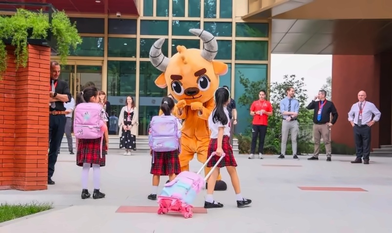 北京德闳学校开学4.jpg