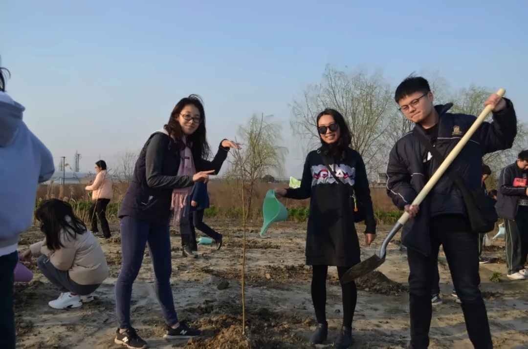 植树活动.jpg