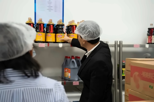 湖州市南太湖双语学校食堂后厨