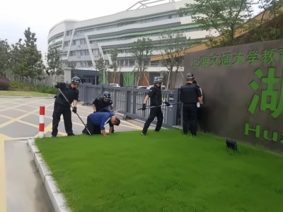 记湖州帕丁顿双语学校反恐防暴演练3.jpg