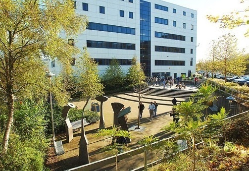 南威尔士大学