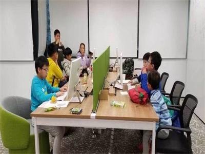 启彦意比思