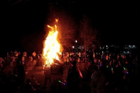 篝火晚会.jpg