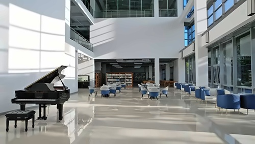 上海林国荣学校教学楼大厅