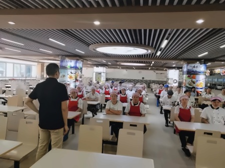 句容碧桂园学校餐厅.jpg