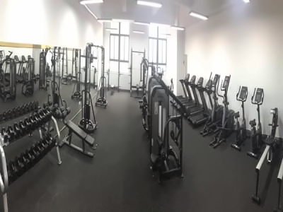 深圳道新学校健身房