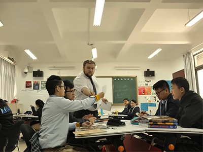 武汉光谷康桥高级中学英语课