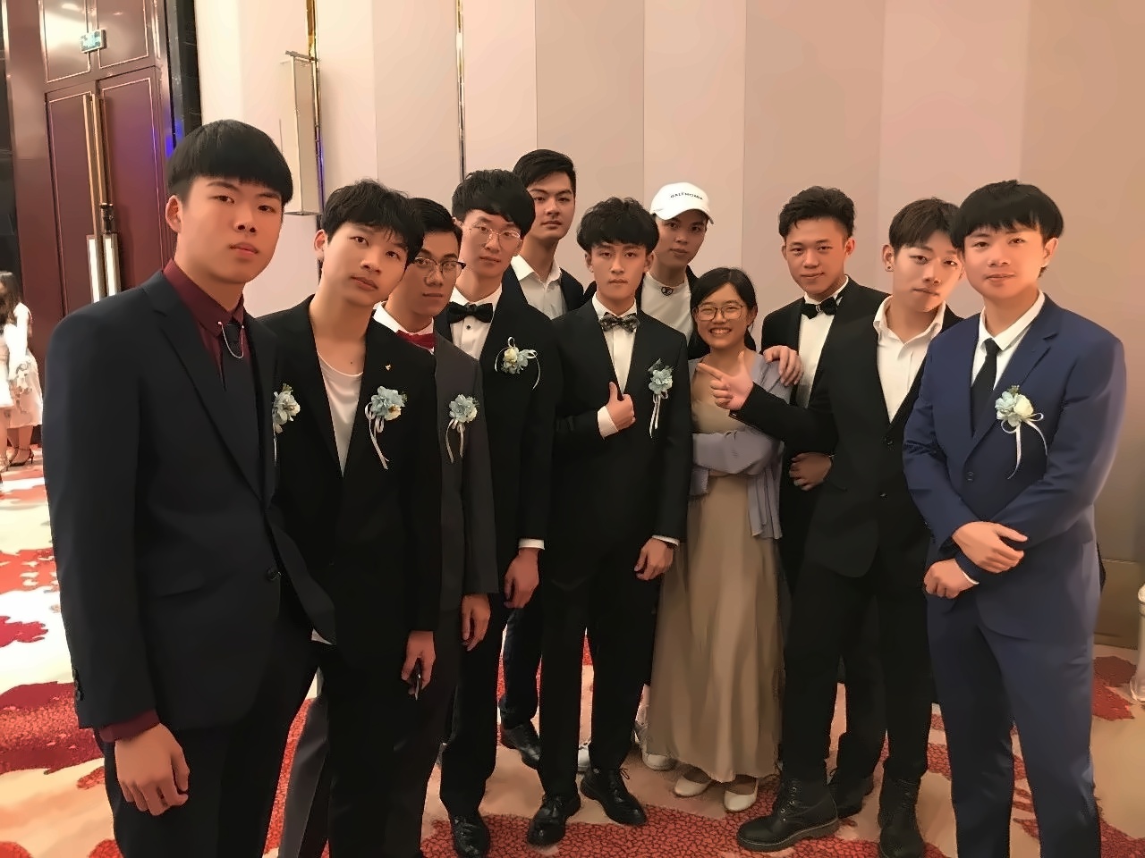 枫叶毕业舞会.jpg