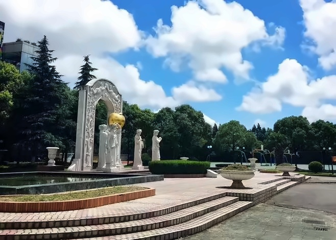 上海金苹果双语学校.jpg