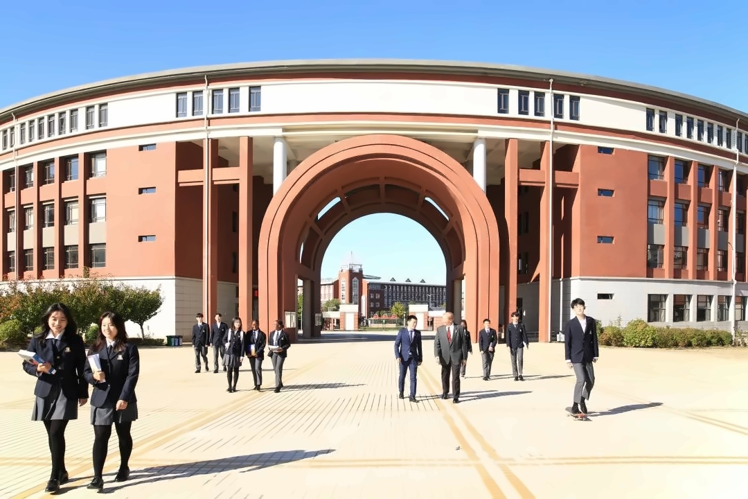 上海枫叶国际学校.jpg