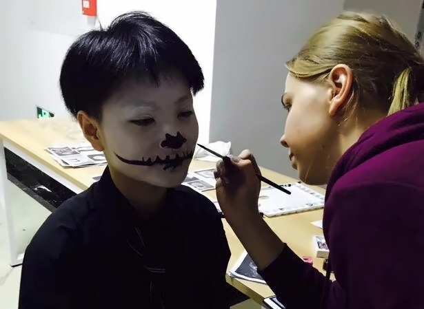 万圣节妆容.jpg