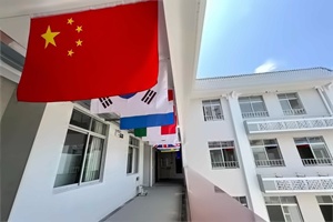 广州市第六中学国际课程中心国际课程中心走廊