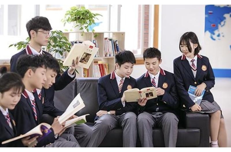 成都西雅美途外国语联合学校