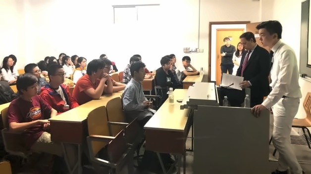 伯克利音乐学院教授学术讲座现场.jpg