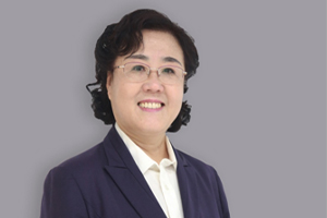 格兰德语文教师赵弘茜 中学高级教师