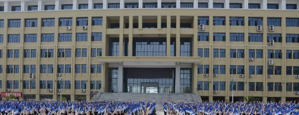 鄂州中等专业学校2