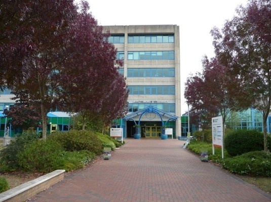 伯恩茅斯大学
