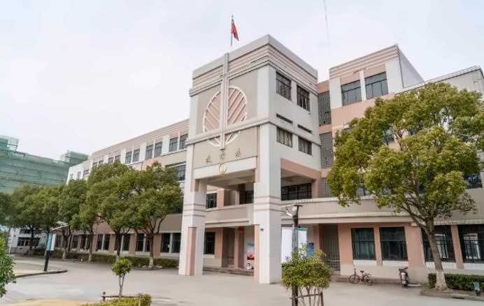 上海成才艺术高中校园环境