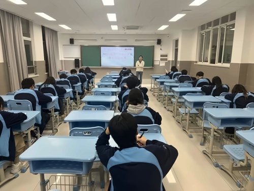 张家港梁丰高级中学国际学院竞赛活动