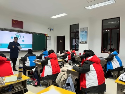 省泰中国际部家长进课堂.jpg