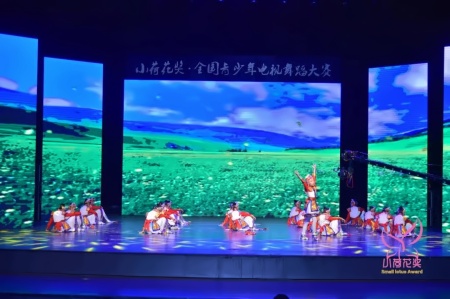 句容碧桂园学校校舞蹈队.jpg