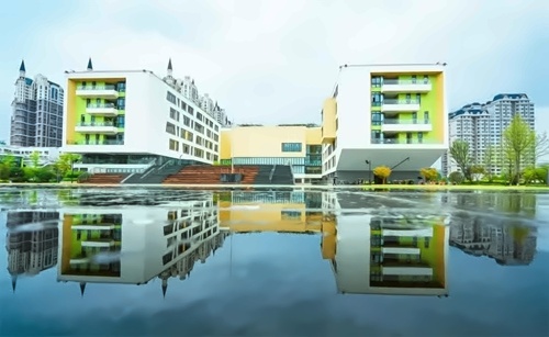 金苹果锦城**中学国际特色课程