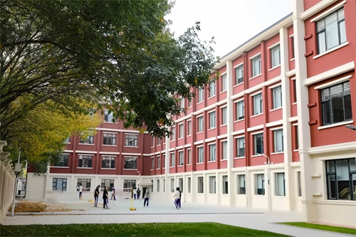 天津津英中学已正式更名为美达菲津英中学