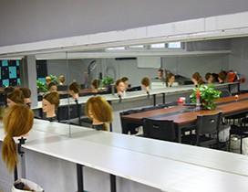 湖南杨柳化妆学校