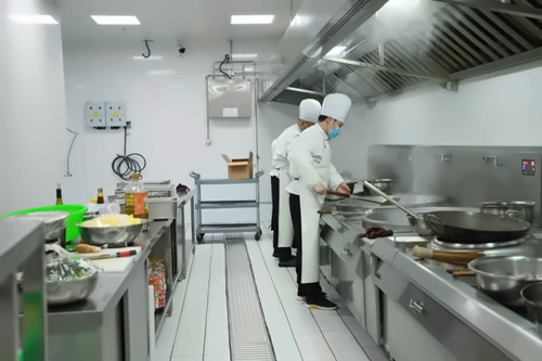 南通州外国语学校食堂