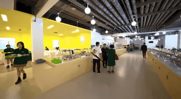 北京市私立汇佳学校基础设施-食堂.jpg