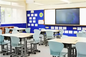 加拿达外国语学校教室