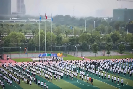 湖州帕丁顿双语学校2021学年**学期开学典礼.jpg