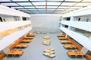 上海建桥国际高中阅览室