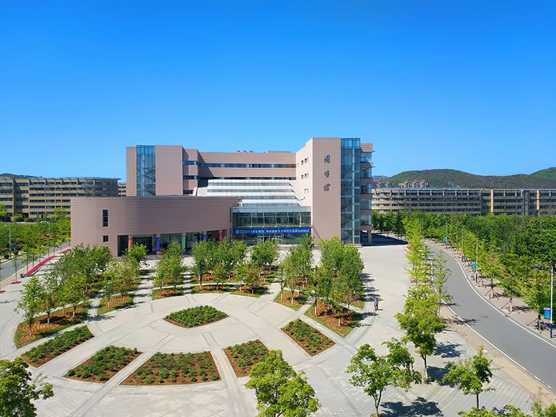 大连外国语大学