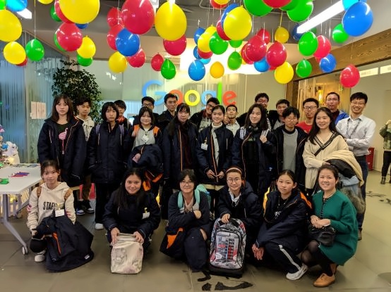 学生合影.jpg