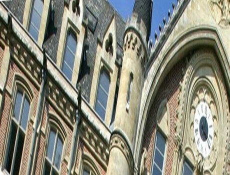 里尔天主教大学