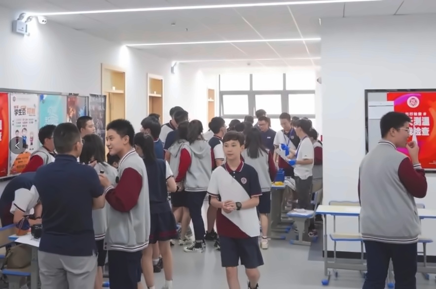 光华剑桥南校社团招新.jpg