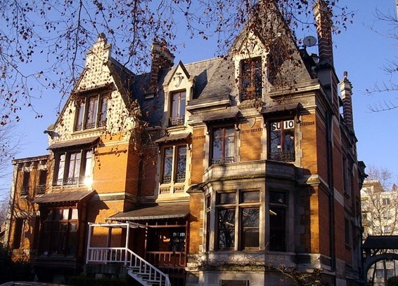 图尔大学