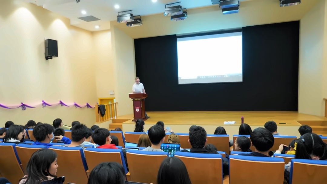 上海德英乐学院虚拟股票交易活动.jpg